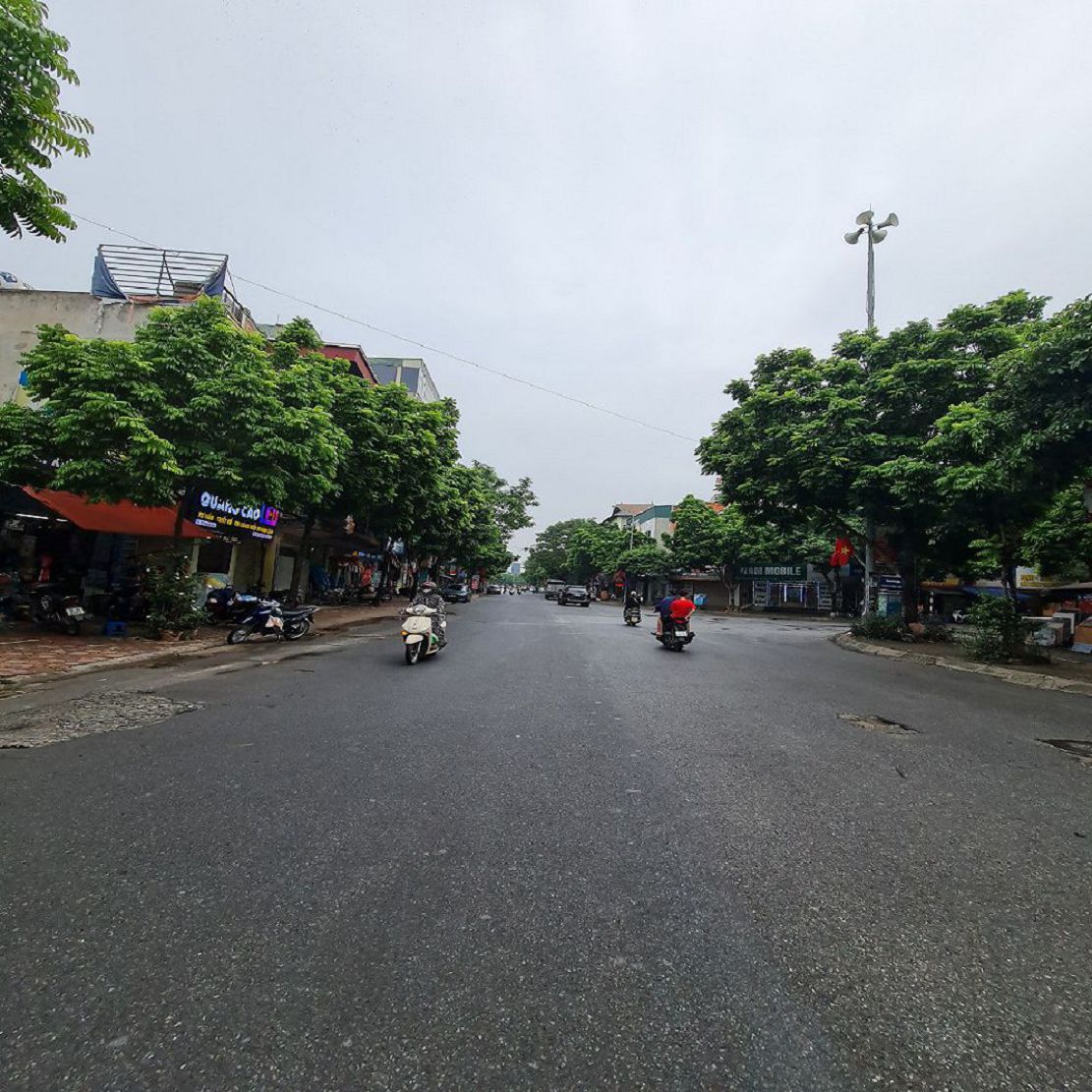 2x tỷ tiểu học nhận nhà ở ngay full nội thất. 205m2 2 tầng, đường 18m tại Đa Tốn. Lh 0989894845 - Ảnh chính
